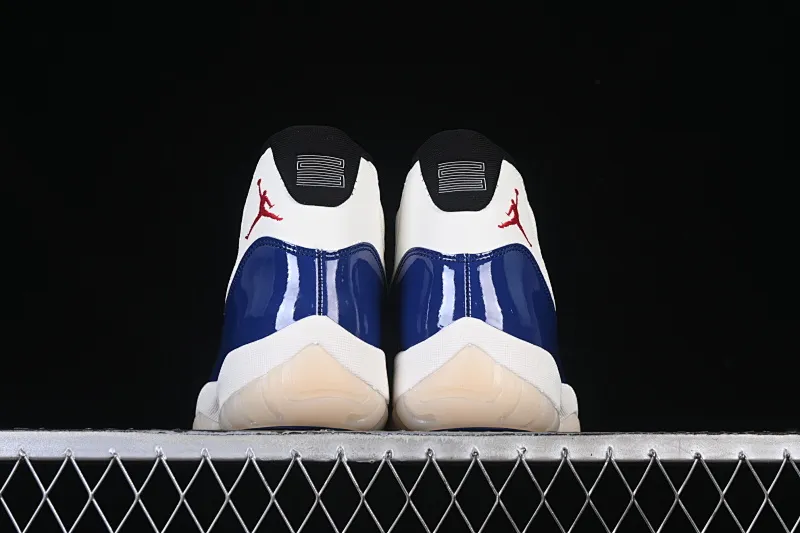 All Categories Air Jordan Jordan Series Basketball Shoes Air Jordan 11 F Version Air Jordan 11 Retro "Rare Air" AJ11 Joe 11 Royal Blue Real Standard Real Carbon High Top Basketball Shoes IH0296-400
